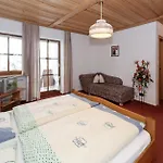 Gasthof-pension-kraus בית הארחה